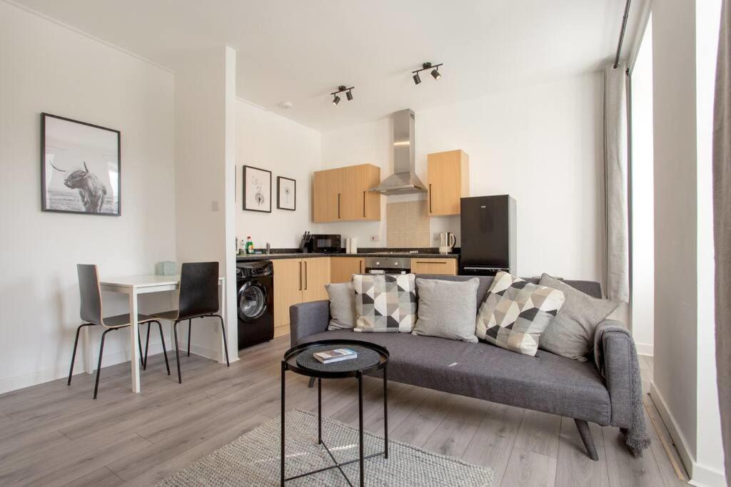 Modern & Bright 1 Bed For 4 Close To Centre! Édimbourg